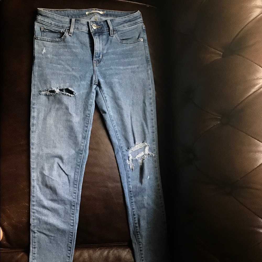 Levi’s 711 Skinny Jeans, Size 26. Torn/ Distressed